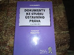 fotka ucebnice Dokumenty ke studiu ústavního práva 